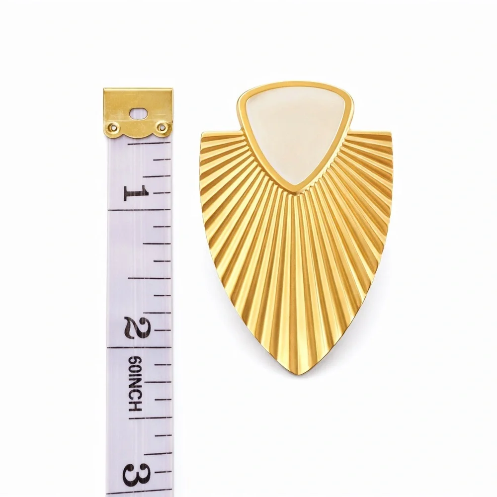 Vintage Gold Tone Fan Drop Earrings‎ w/ Cream Enamel – Statement Retro